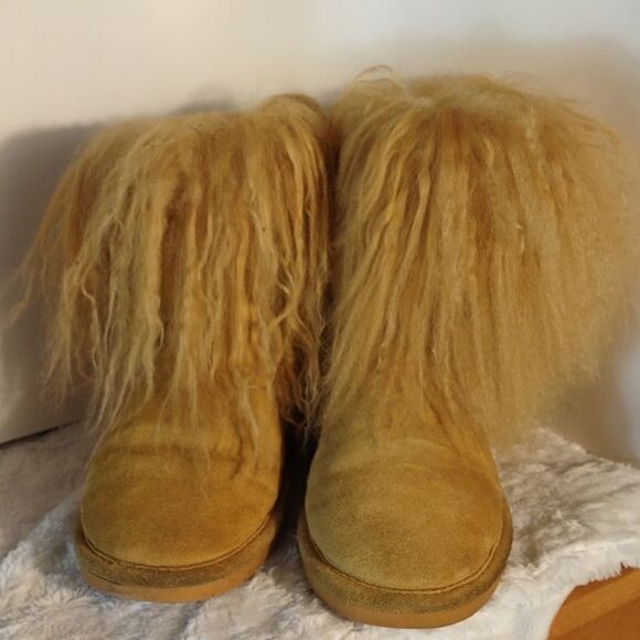 BearPaw Boo Curly Lamb Fur Lined Boots - Picture 2 of 6